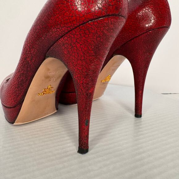 Prada Vtg Textured Red Black Leather Pumps Sz 39 Luxury Designer Chic Classic - Picture 7 of 11